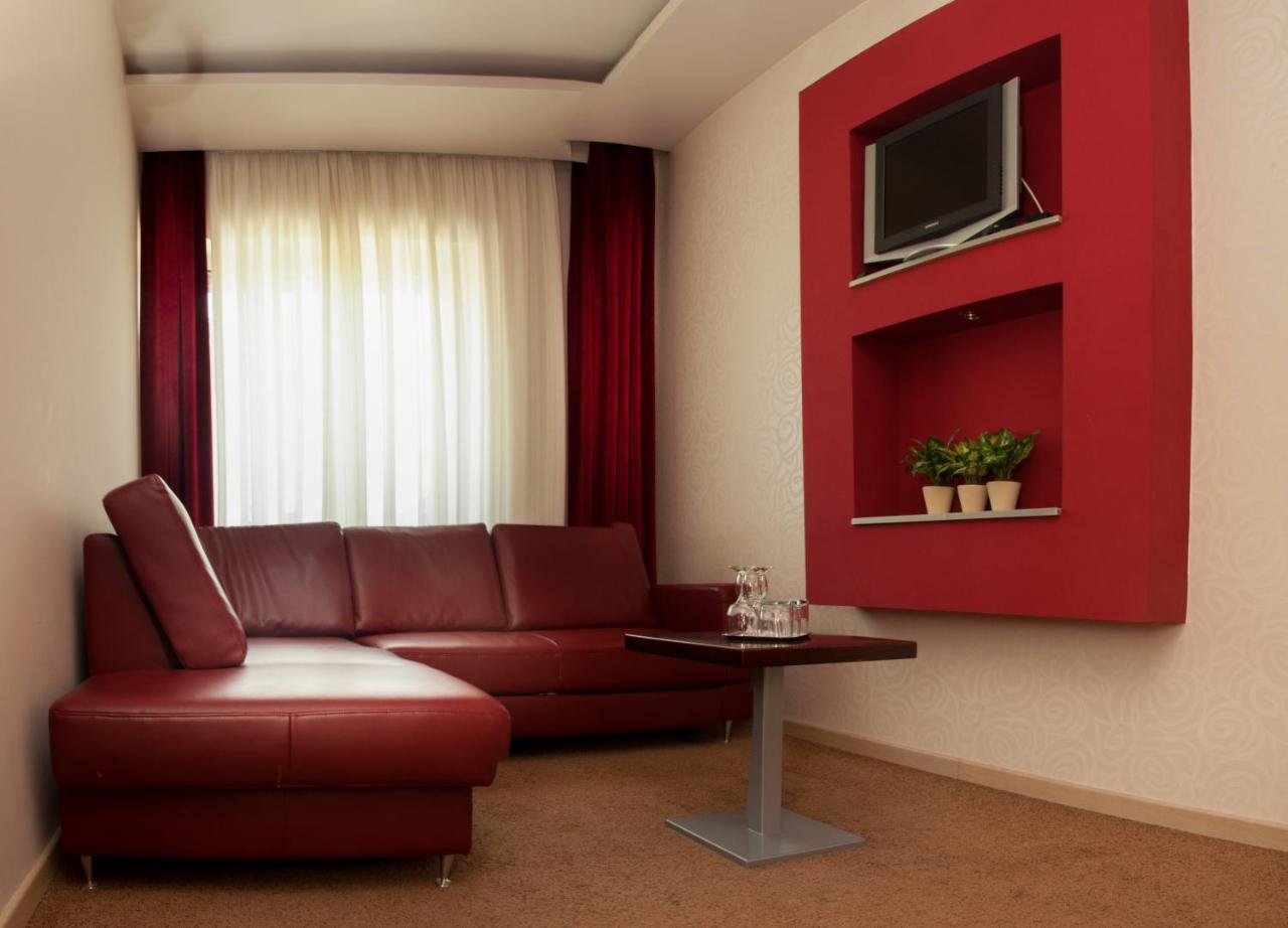 Garni Hotel Vigor - Ev Station Novi Sad Exterior photo